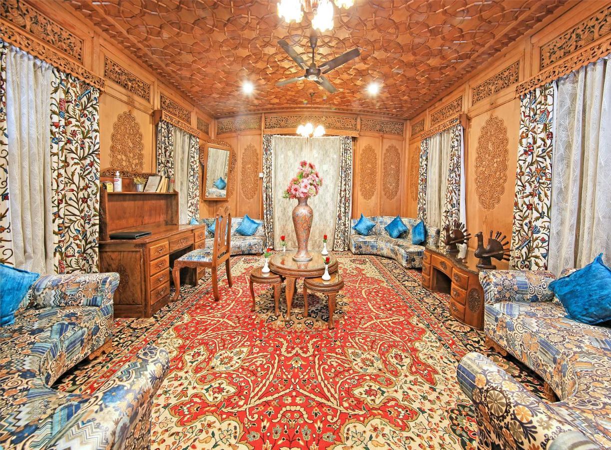 Kolu Group Of Houseboats Hotel Srinagar  Exterior photo