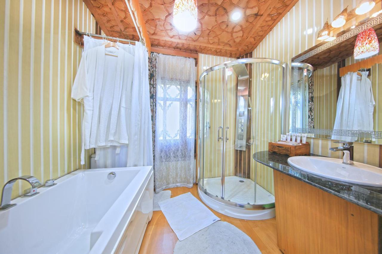 Kolu Group Of Houseboats Hotel Srinagar  Exterior photo